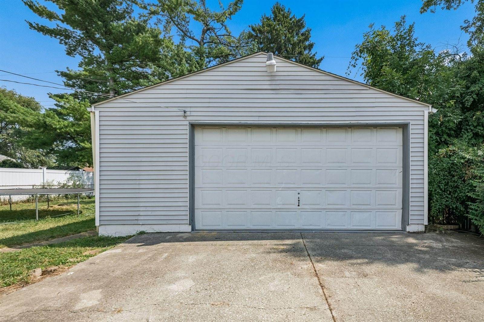 1888 Woodcrest Road, Columbus, OH 43232