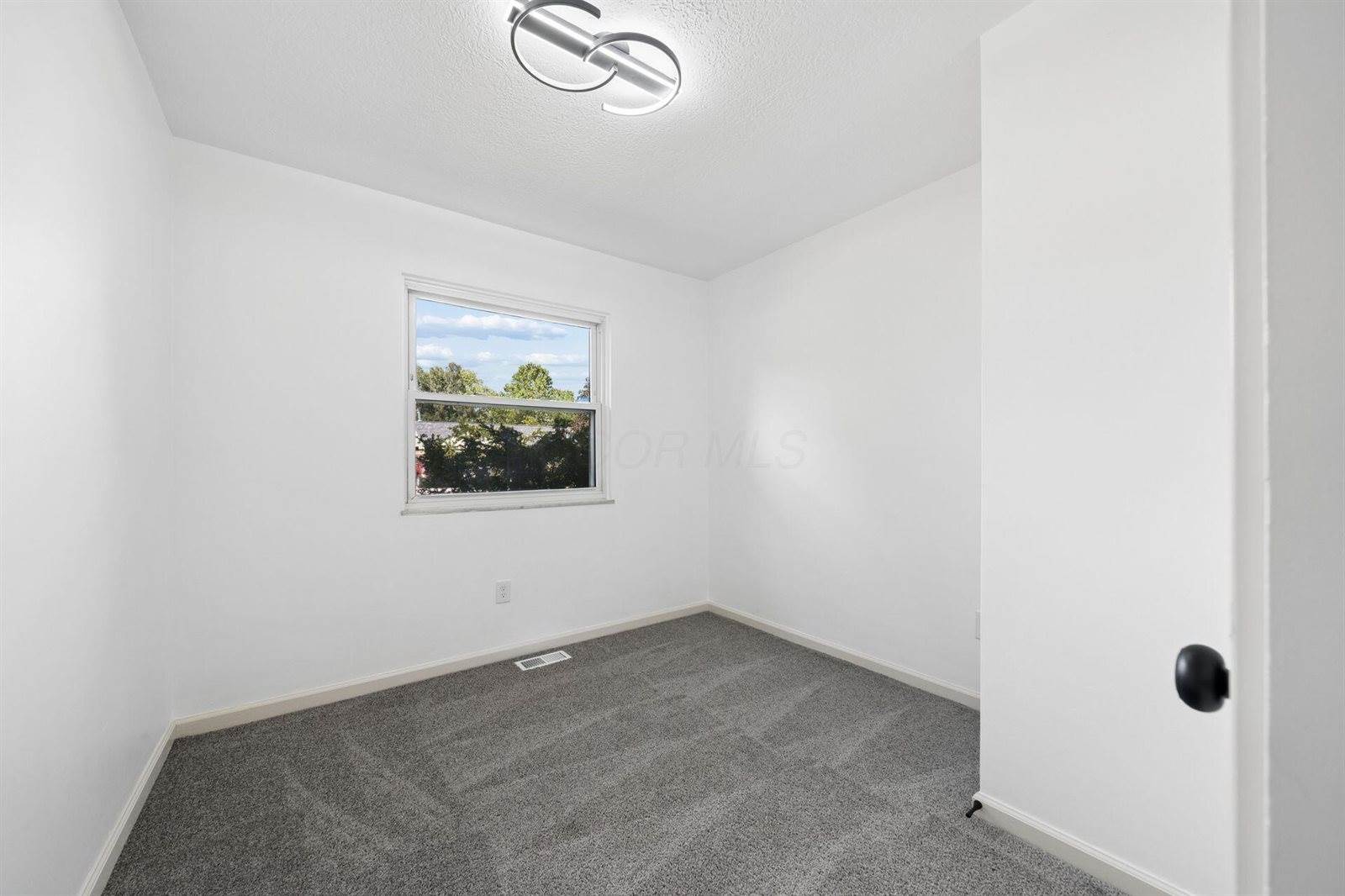 4751 Arnold Avenue, Columbus, OH 43228
