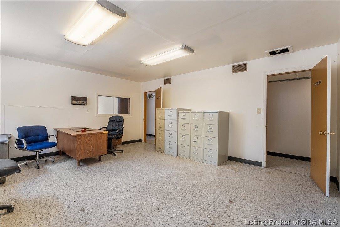 800 Meigs Avenue, Jeffersonville, IN 47130