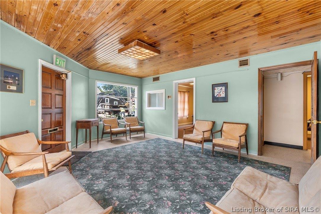 800 Meigs Avenue, Jeffersonville, IN 47130