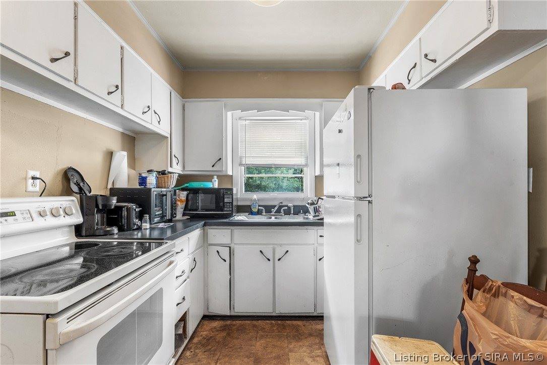 800 Meigs Avenue, Jeffersonville, IN 47130