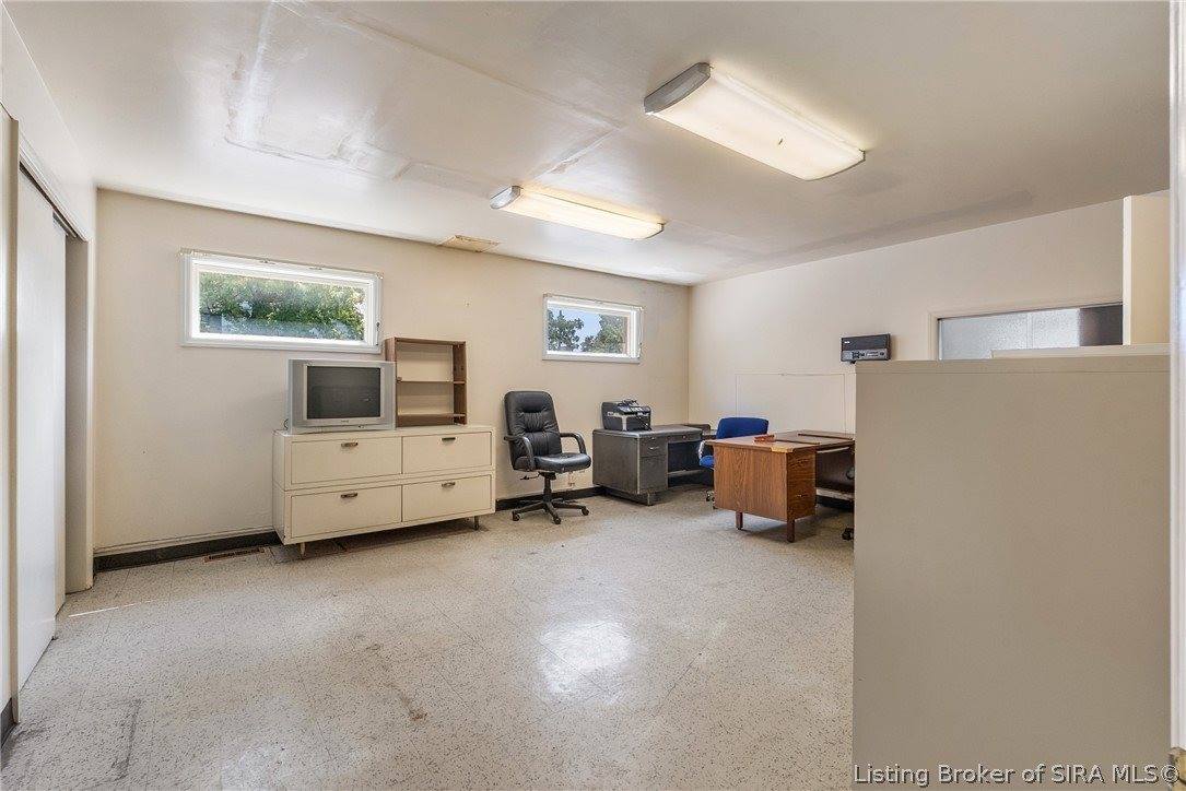 800 Meigs Avenue, Jeffersonville, IN 47130