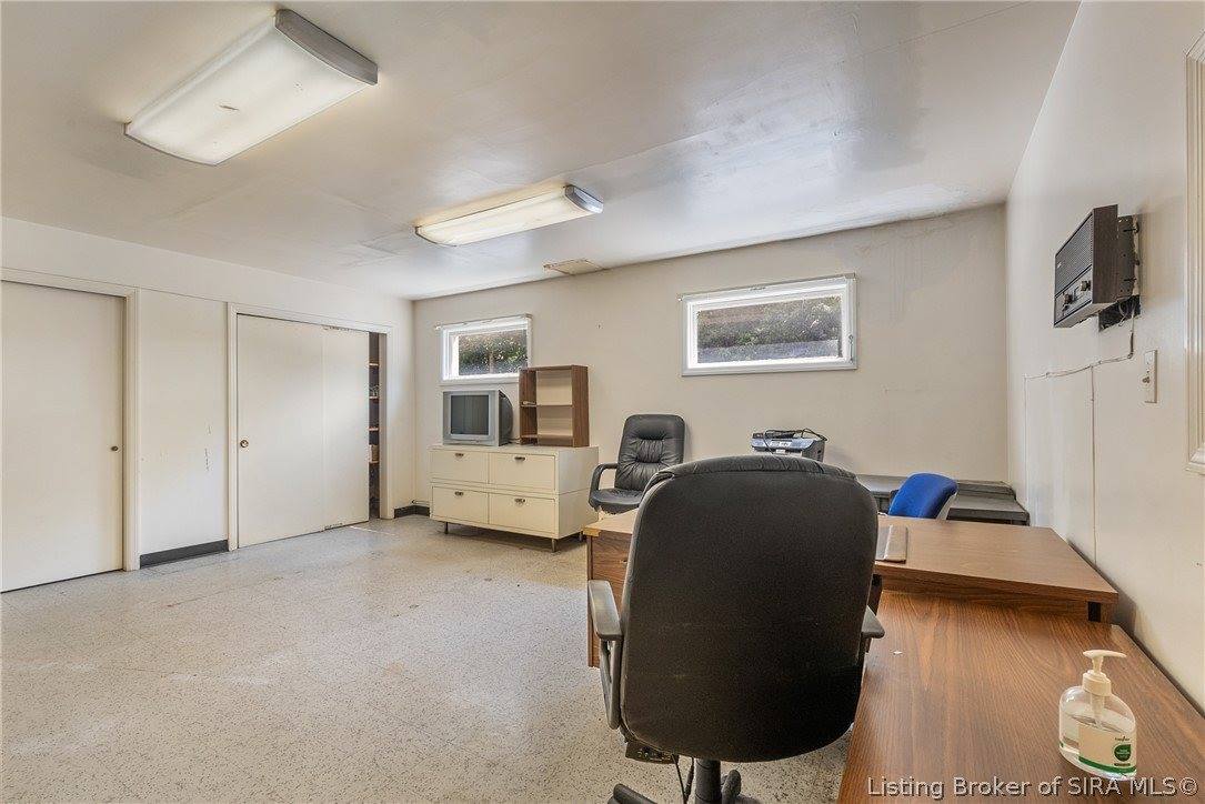 800 Meigs Avenue, Jeffersonville, IN 47130