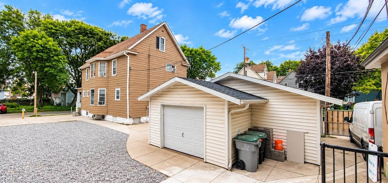 2821 West Harrison Ave, Milwaukee, WI 53215