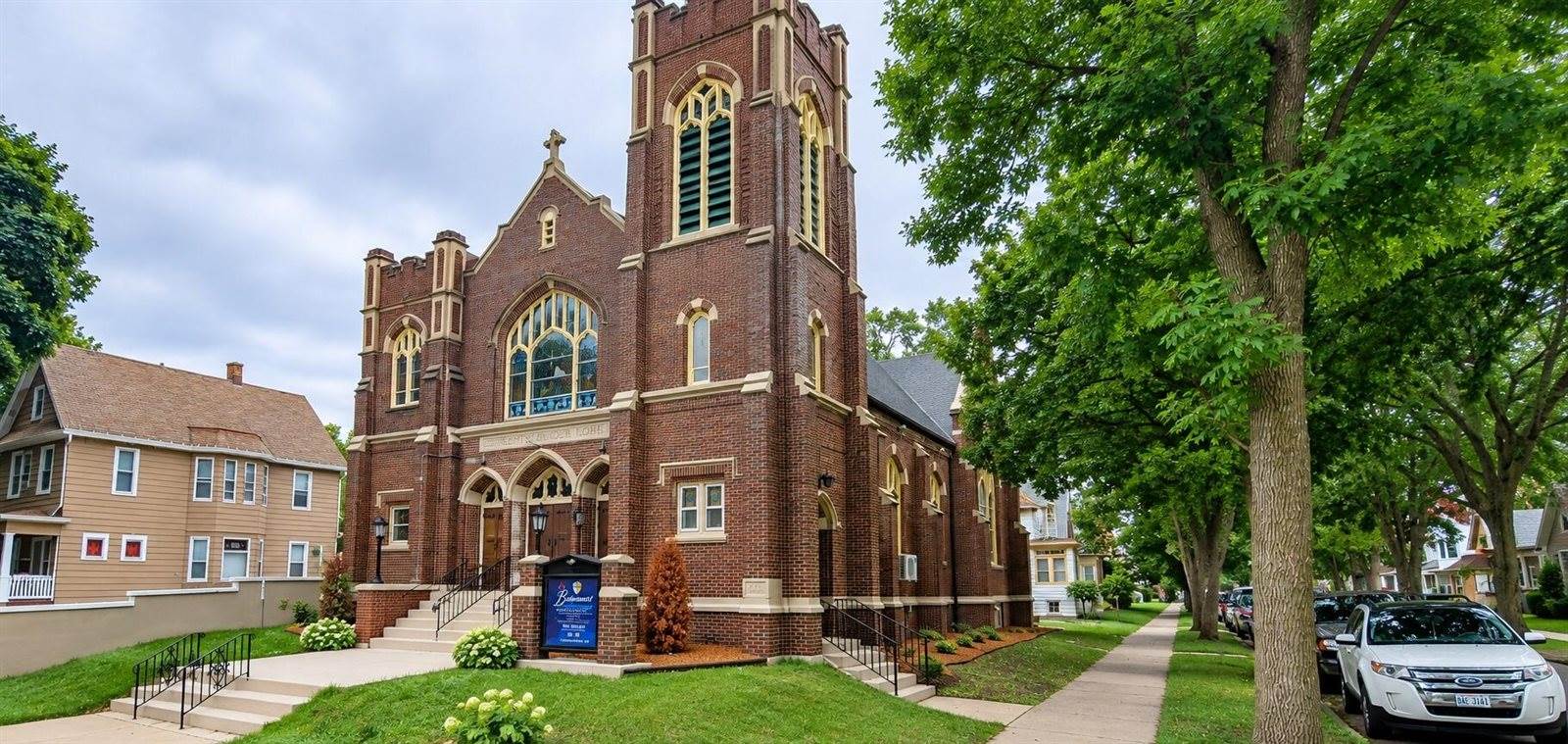 2821 West Harrison Ave, Milwaukee, WI 53215