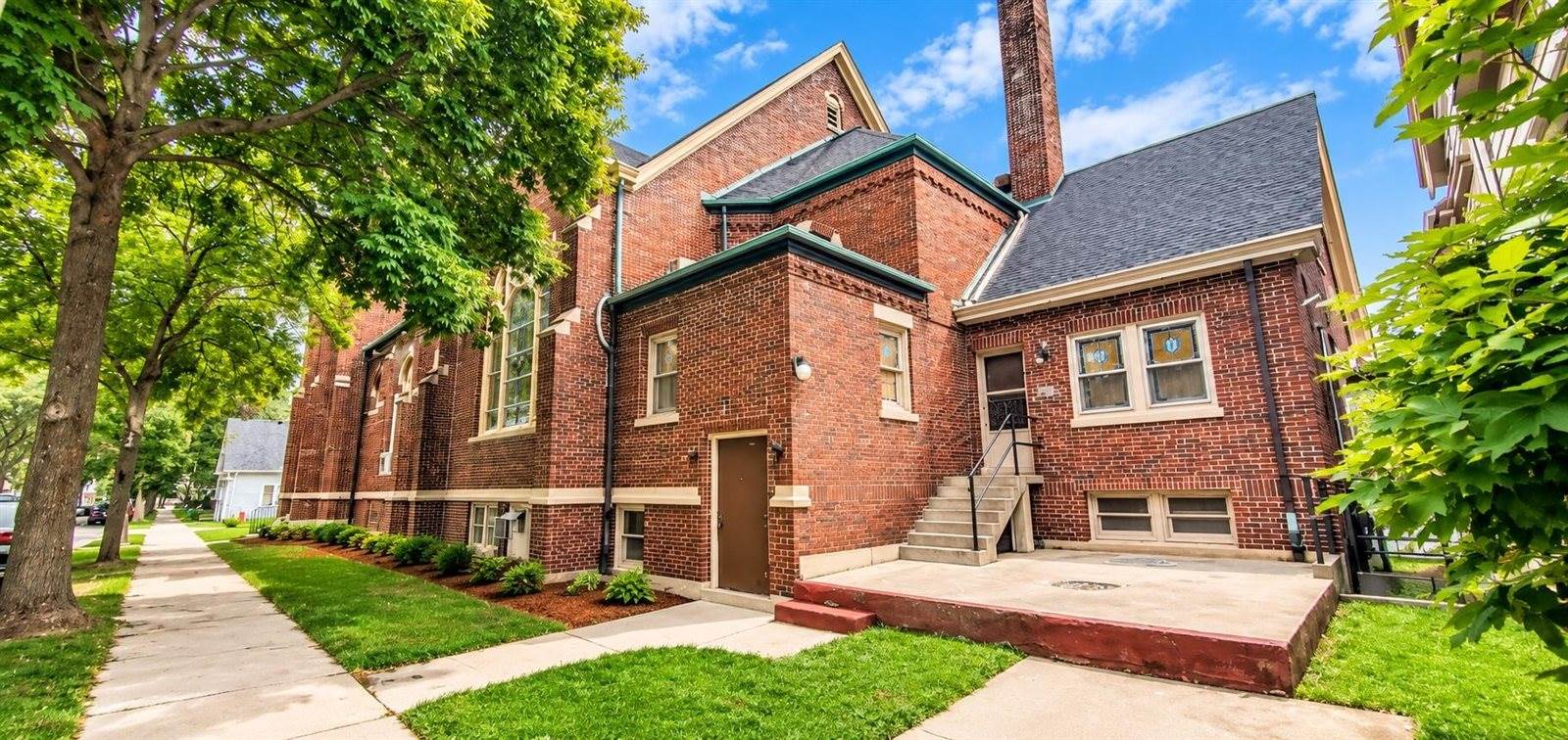 2821 West Harrison Ave, Milwaukee, WI 53215