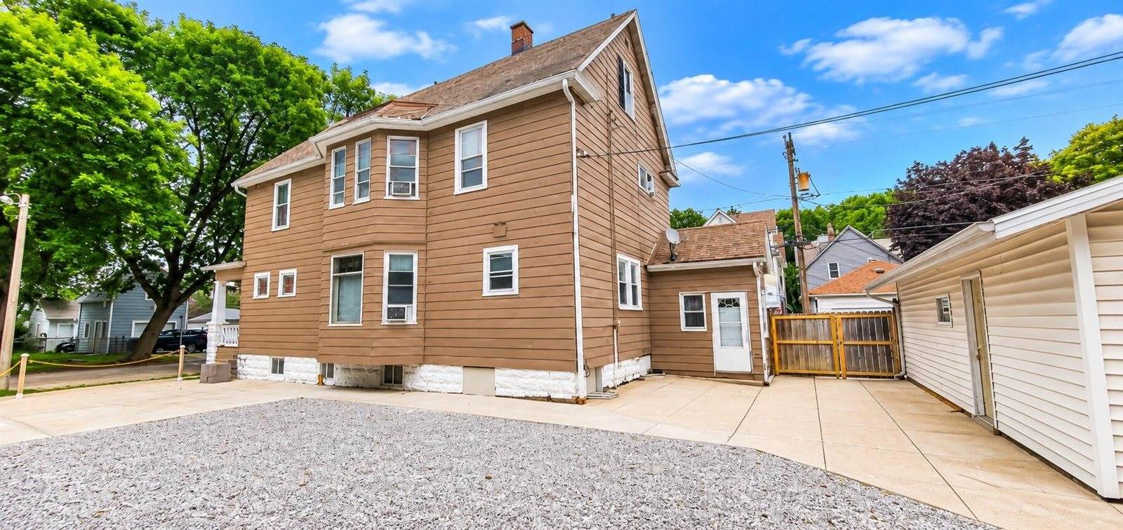 2821 West Harrison Ave, Milwaukee, WI 53215