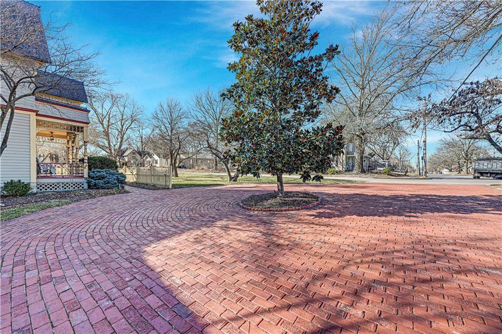 401 South Harrison Street, Olathe, KS 66061