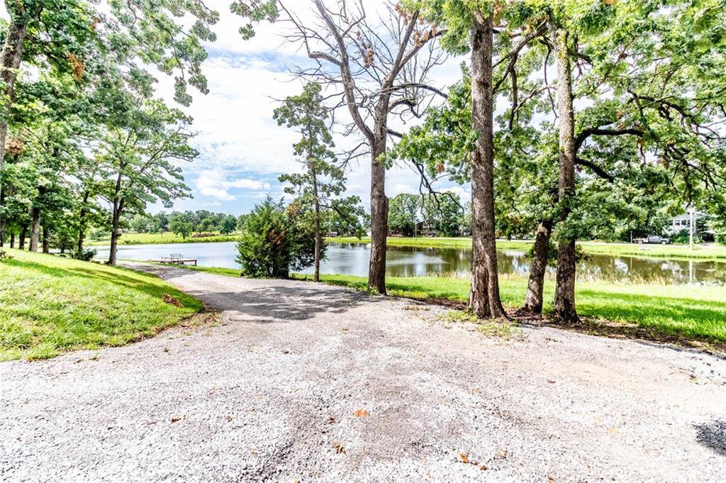 10116 Billabong Drive, Warsaw, MO 64735