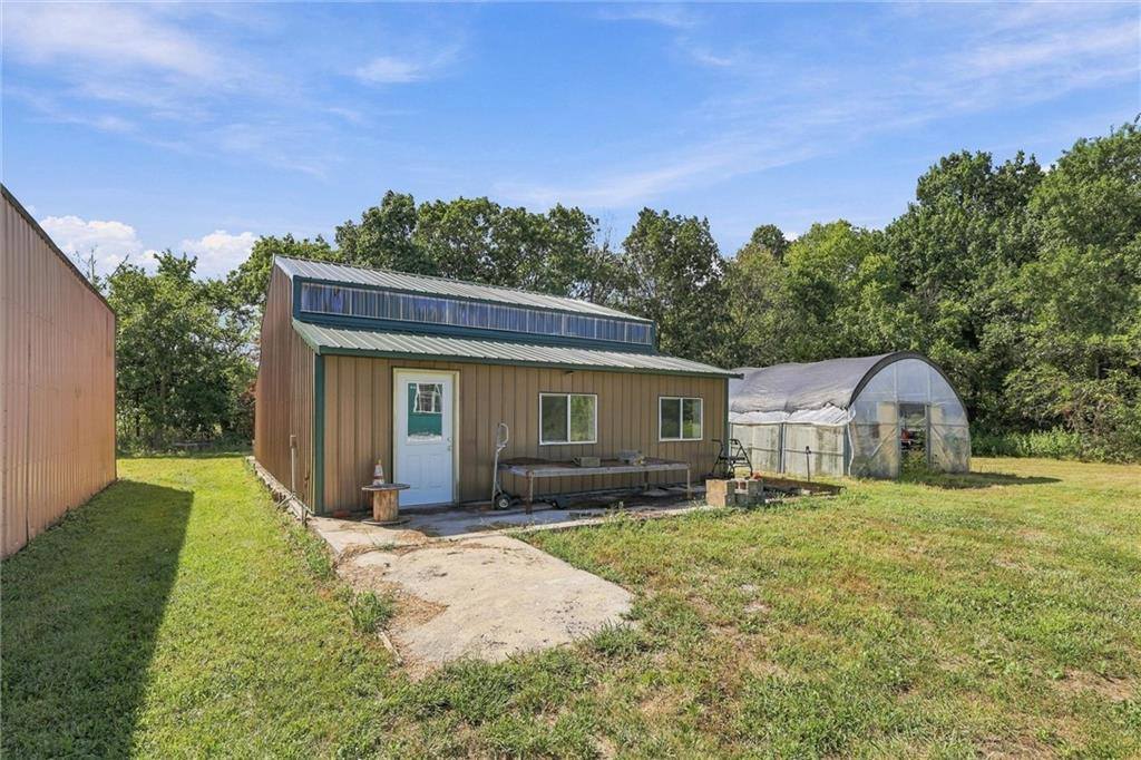 32914 South Amarugia Road, Archie, MO 64725