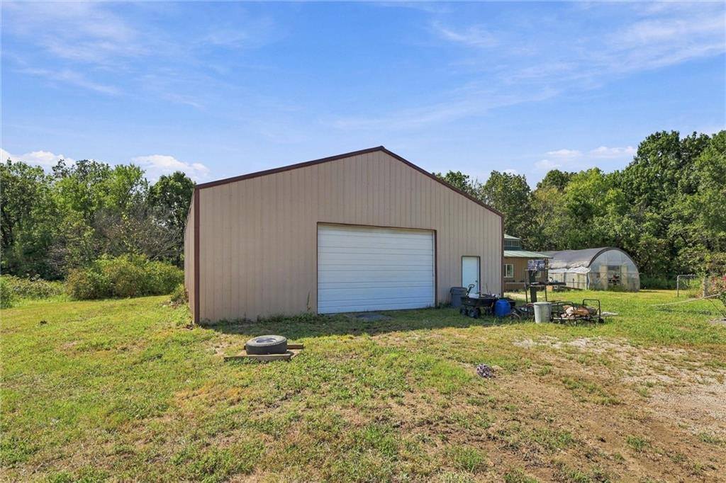32914 South Amarugia Road, Archie, MO 64725