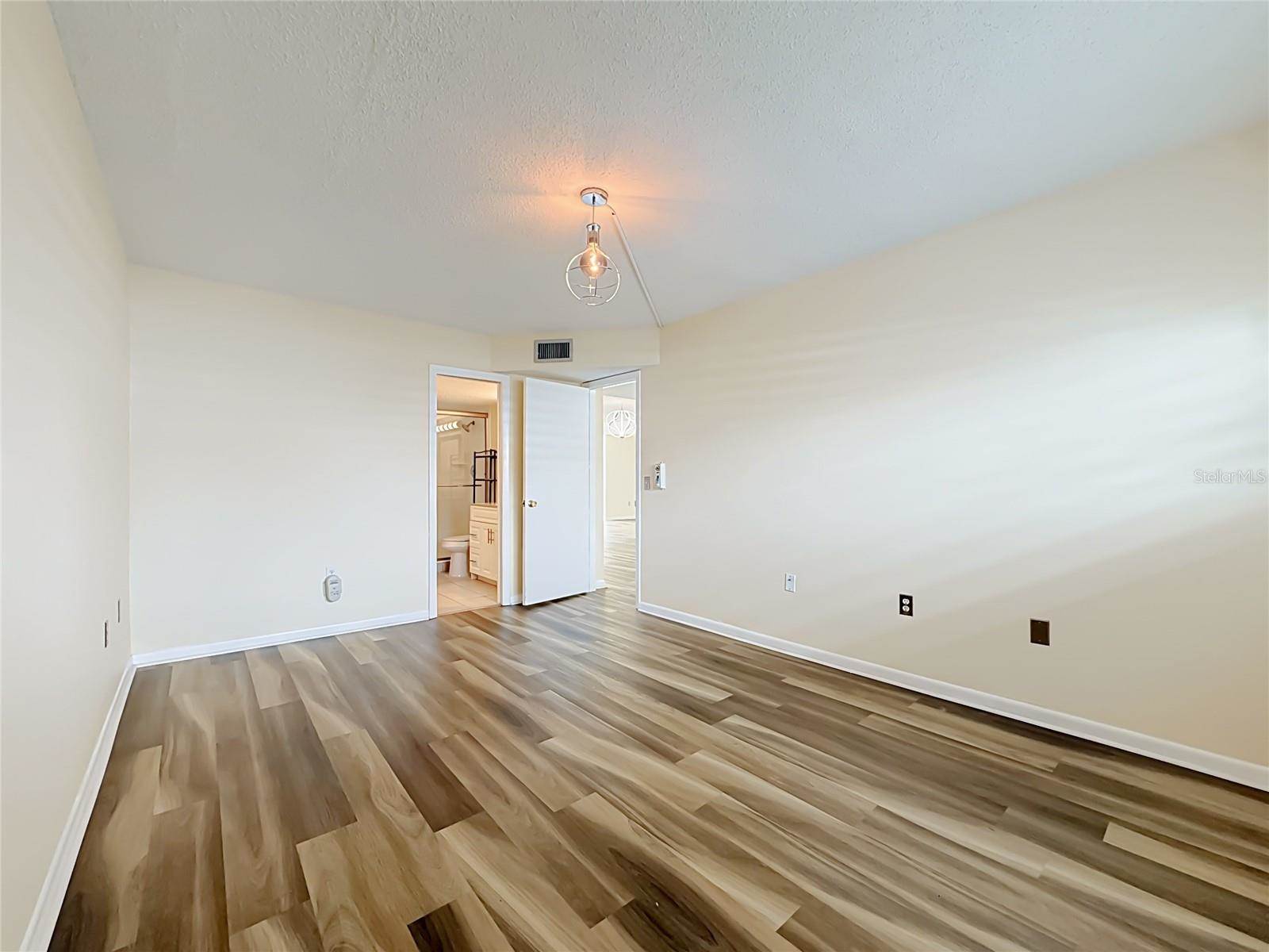 6020 Shore Boulevard South, Gulfport, FL 33707