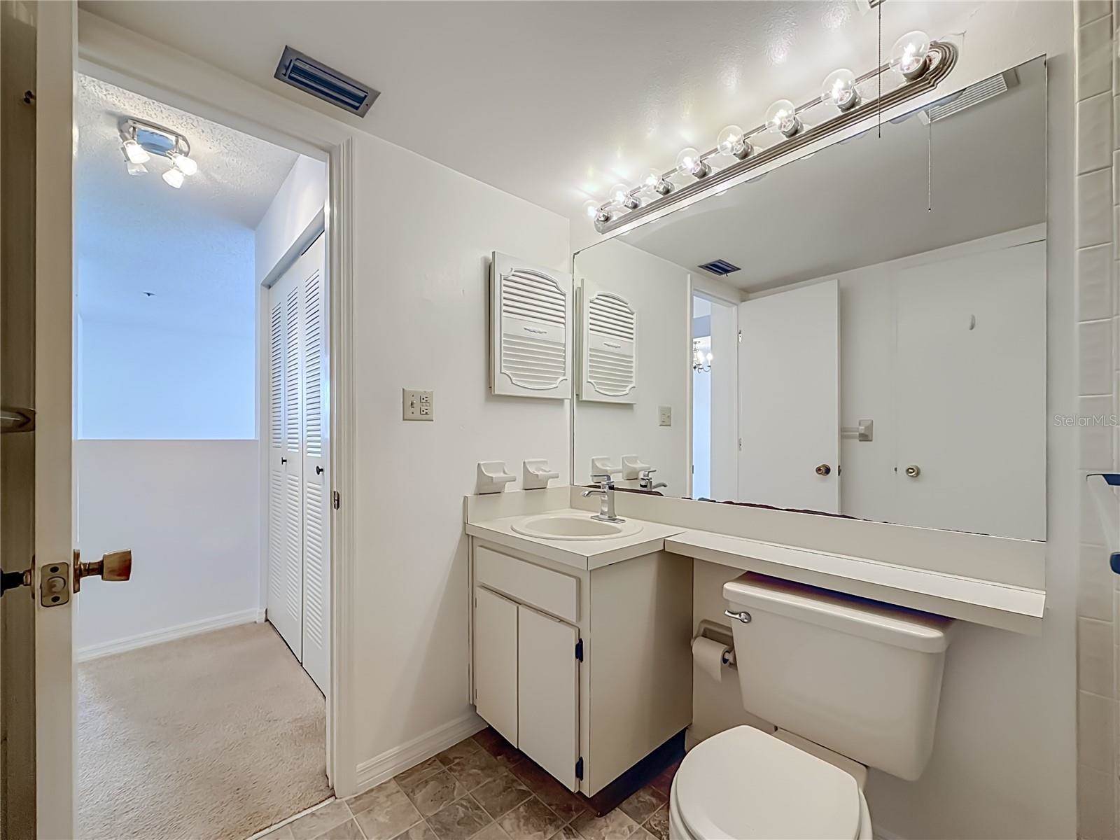 6810 Stones Throw Circle North, Saint Petersburg, FL 33710