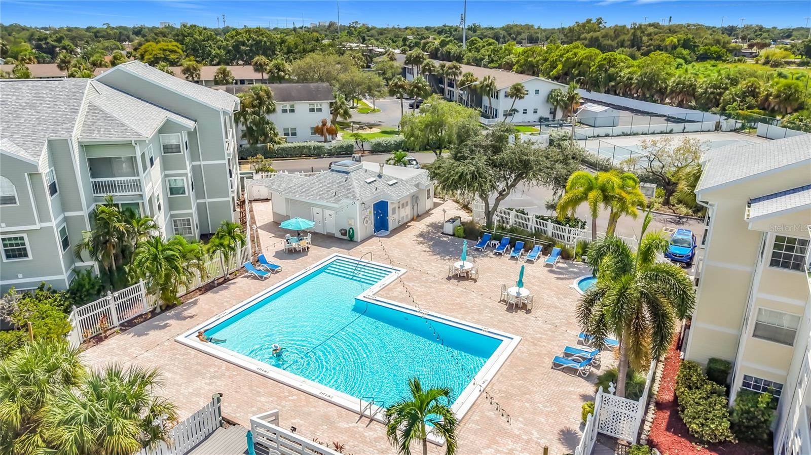 6810 Stones Throw Circle North, Saint Petersburg, FL 33710