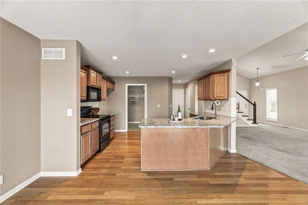 22610 West 72nd Terrace, Shawnee, KS 66227