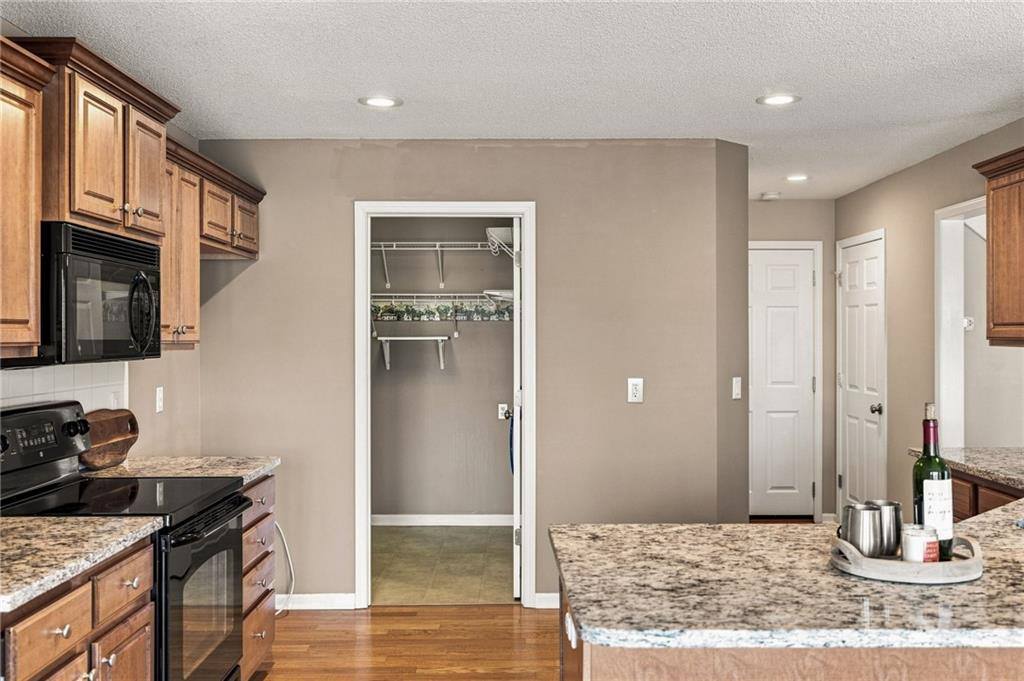 22610 West 72nd Terrace, Shawnee, KS 66227