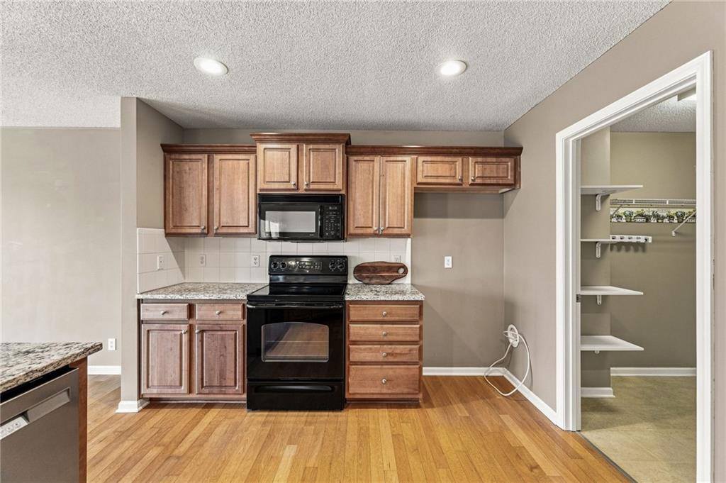 22610 West 72nd Terrace, Shawnee, KS 66227