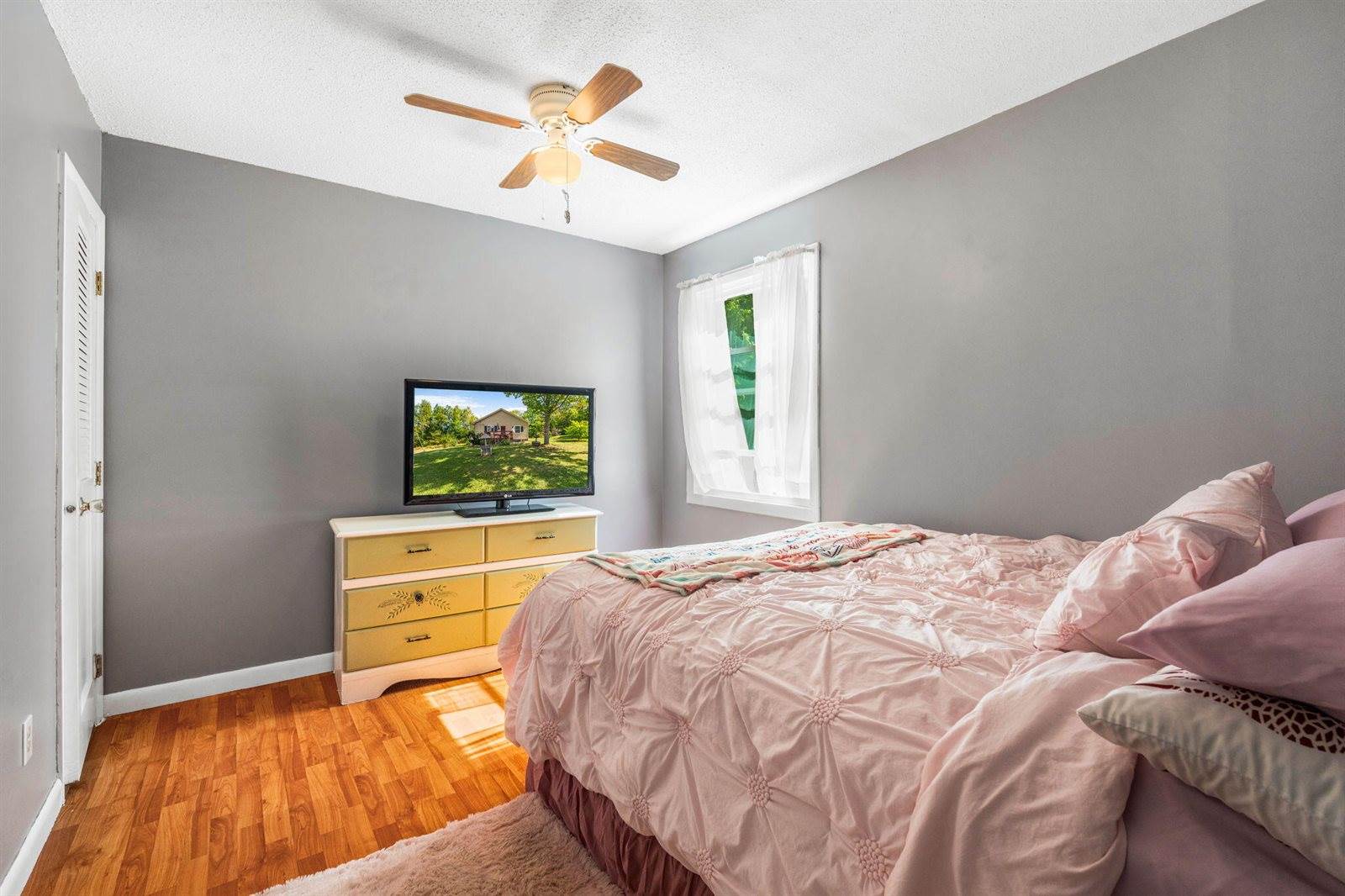2093 Kennebec Road, Newburgh, ME 04444