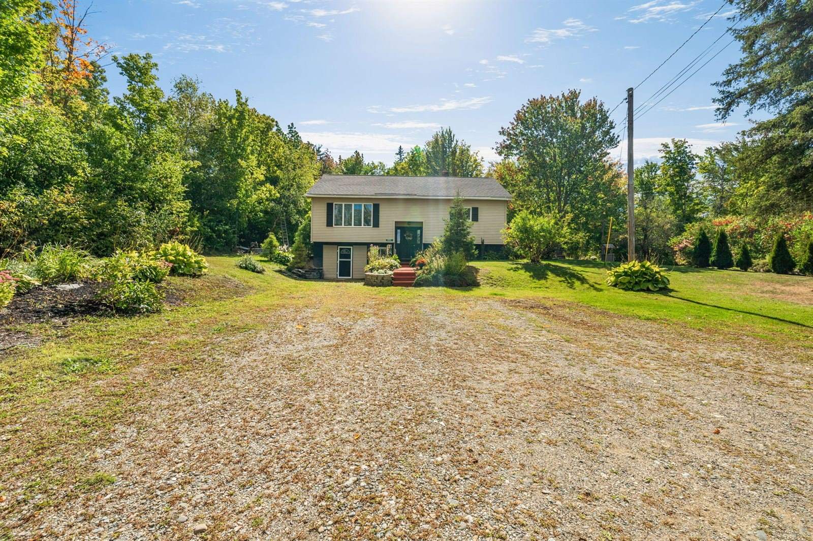 2093 Kennebec Road, Newburgh, ME 04444