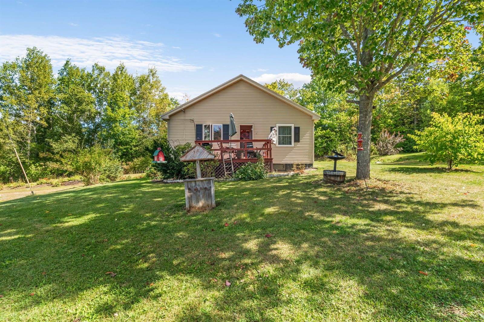 2093 Kennebec Road, Newburgh, ME 04444