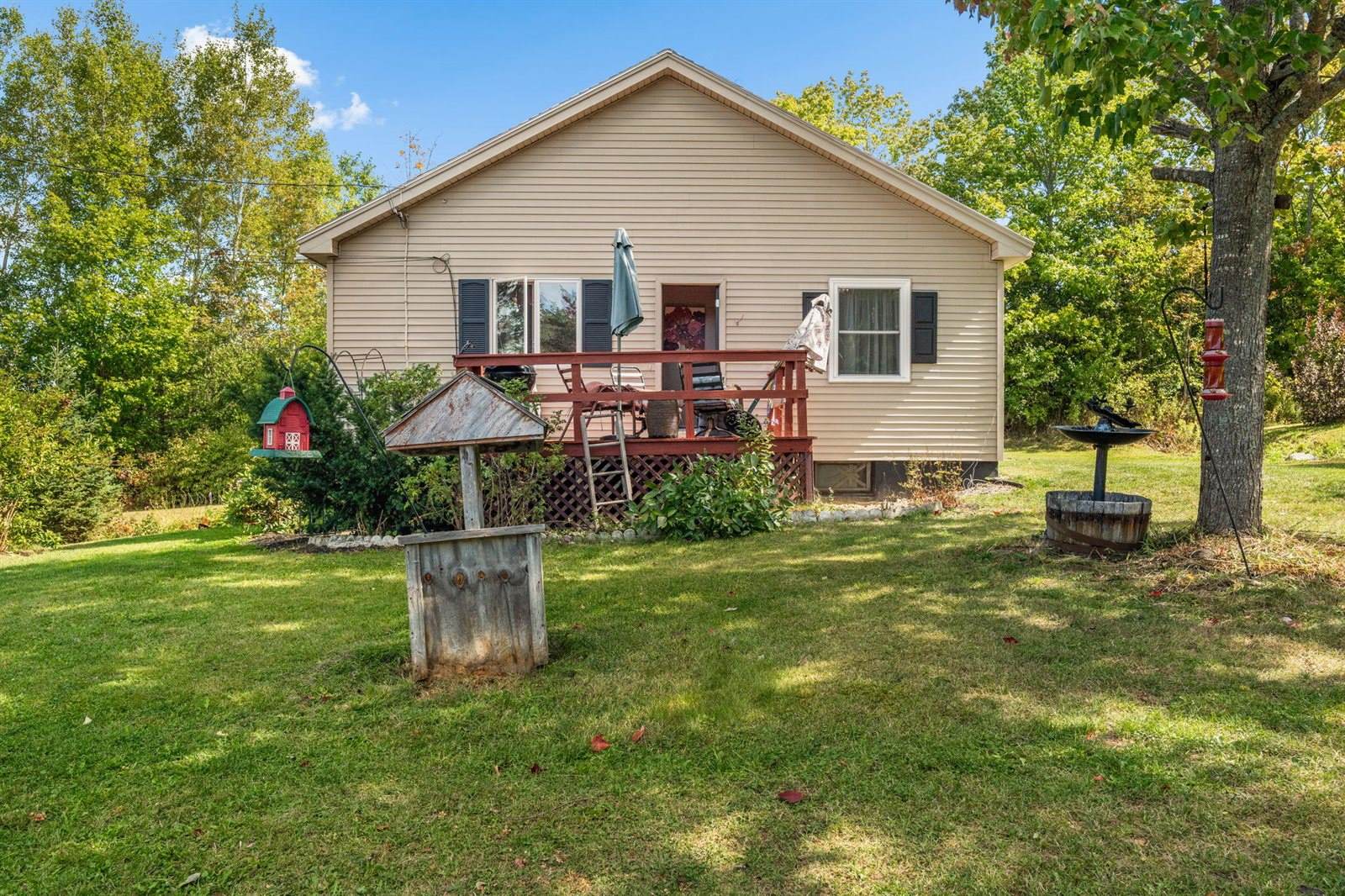 2093 Kennebec Road, Newburgh, ME 04444