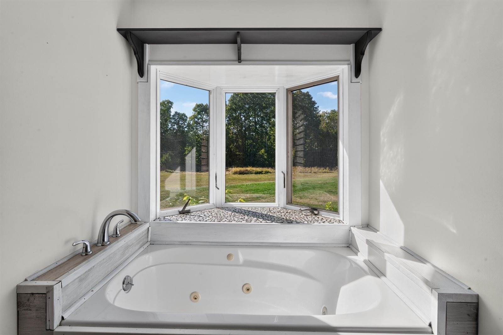 69 Roussin Road, Newport, ME 04953