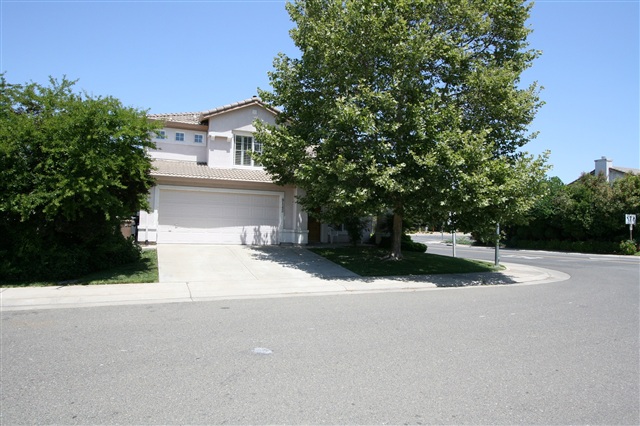 9143 Bristol Plaza Way, Elk Grove, CA 95624