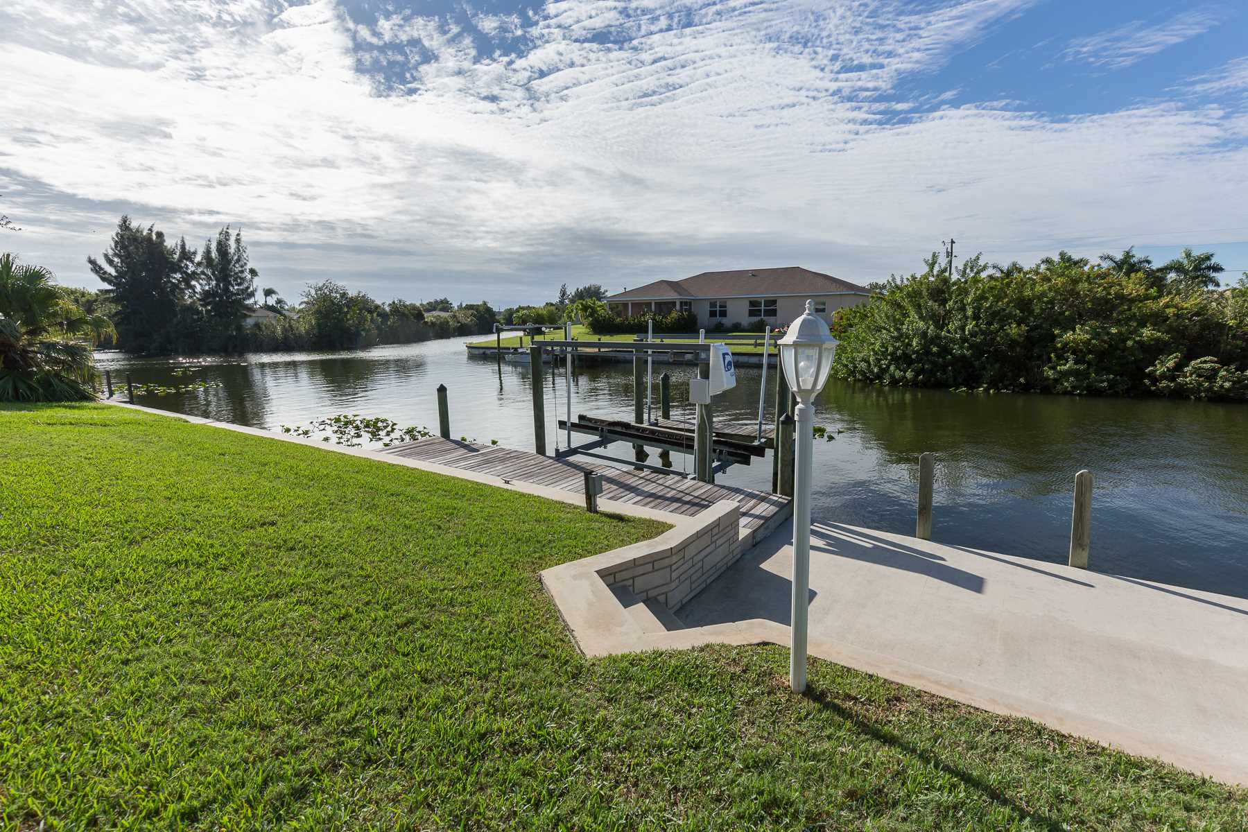 242 SW 12th St., Cape Coral, FL 33991