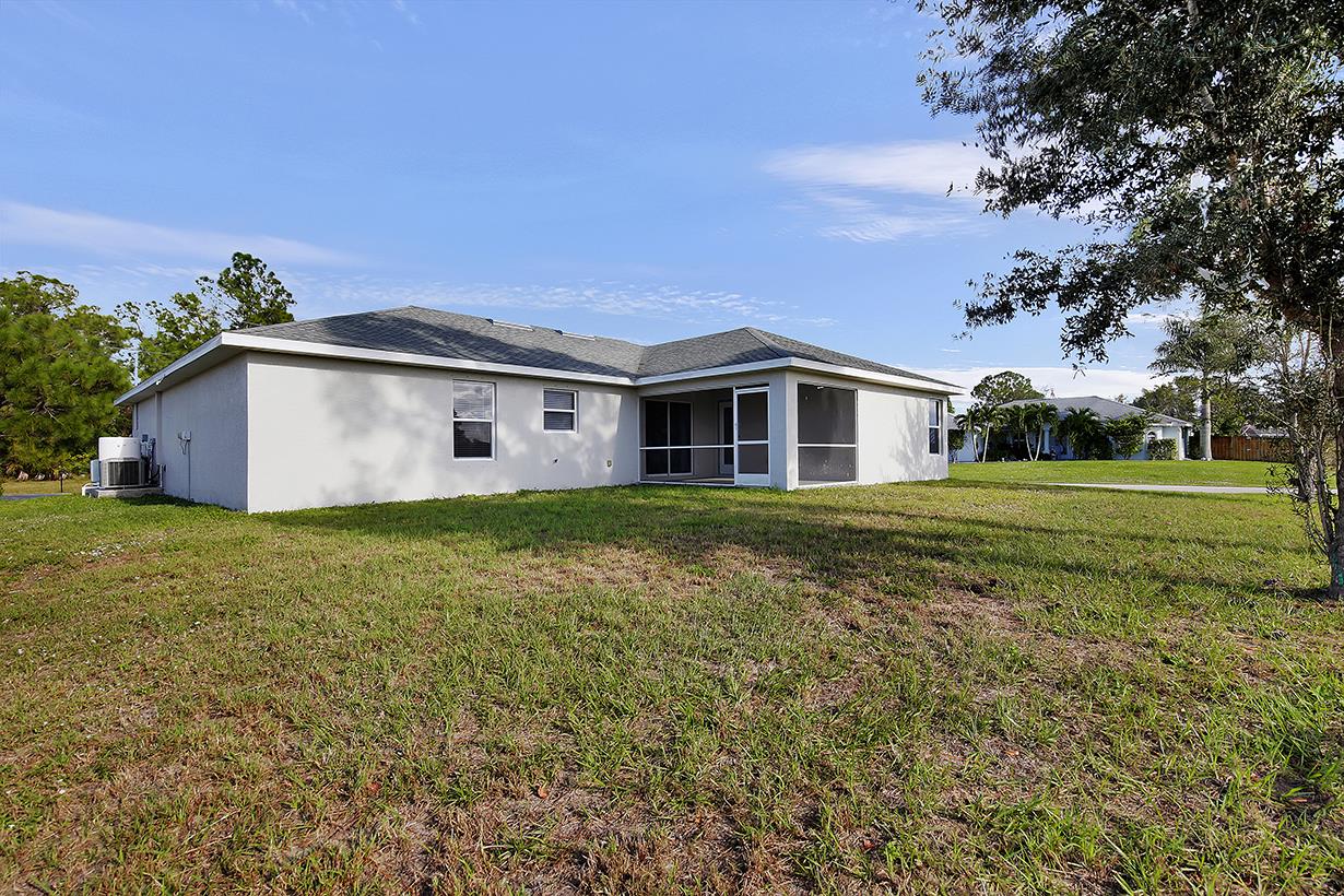 3500 NE 12th CT, Cape Coral, FL 33909