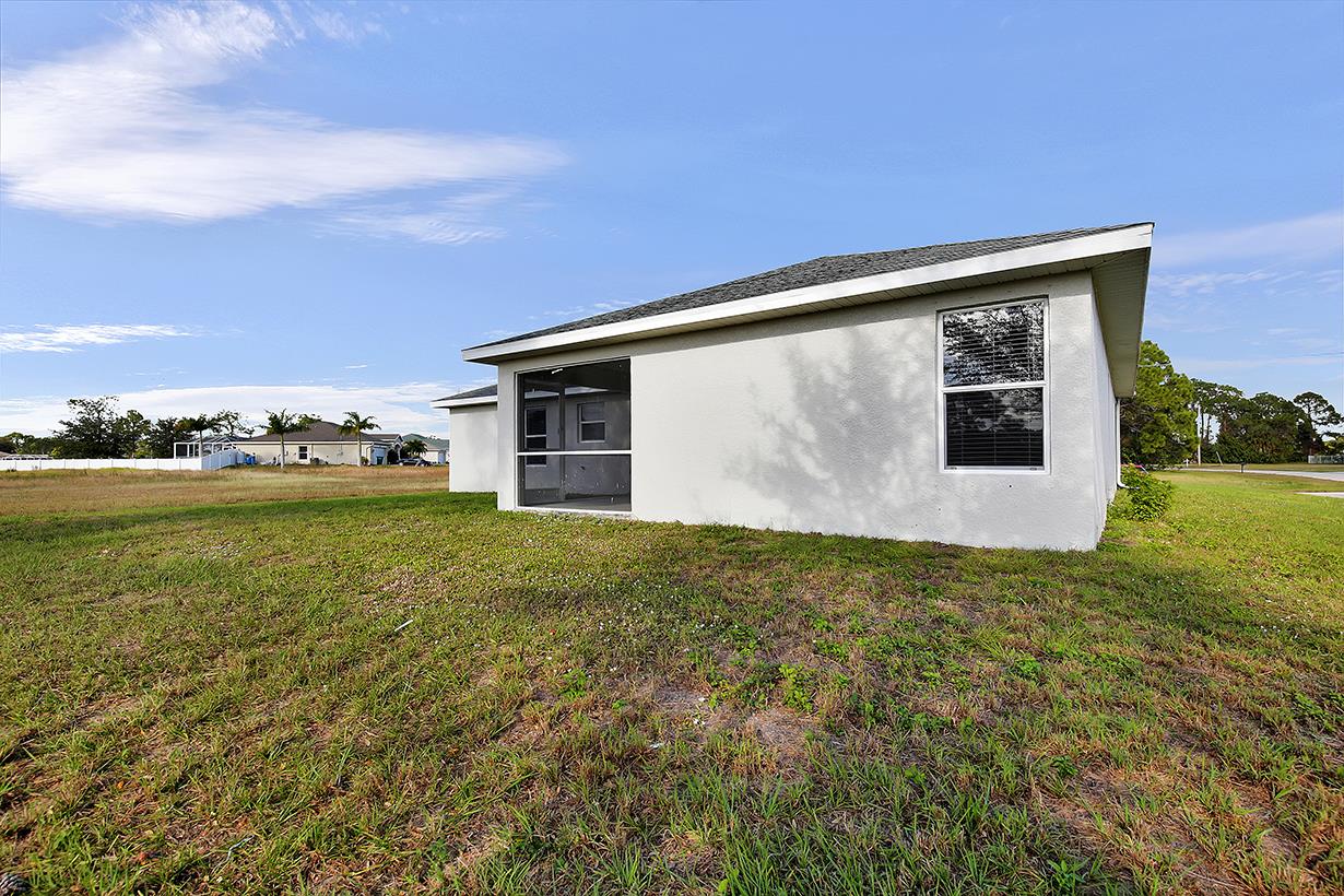 3500 NE 12th CT, Cape Coral, FL 33909