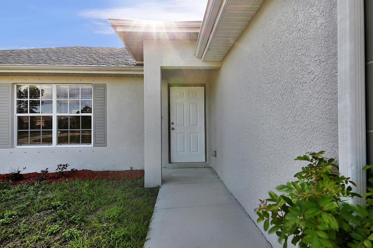 3500 NE 12th CT, Cape Coral, FL 33909