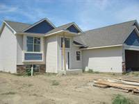 2505 NW 15th St, Minot, ND 58703