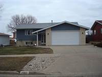 1107 SW 5th St, Minot, ND 58701